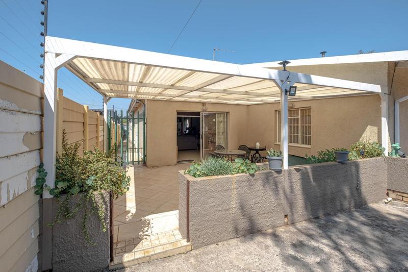 4 Bedroom Property for Sale in Wychwood Gauteng