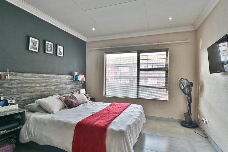 2 Bedroom Property for Sale in New Redruth Gauteng