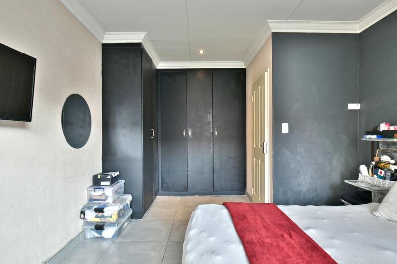 2 Bedroom Property for Sale in New Redruth Gauteng