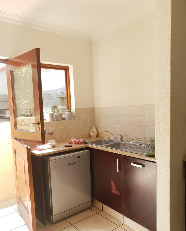 To Let 3 Bedroom Property for Rent in Amorosa Gauteng