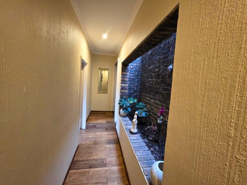 4 Bedroom Property for Sale in Glen Marais Gauteng