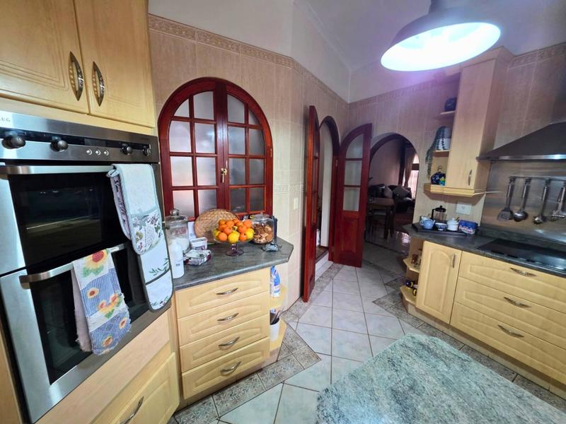 4 Bedroom Property for Sale in Glen Marais Gauteng