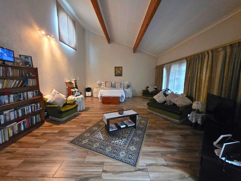 4 Bedroom Property for Sale in Glen Marais Gauteng