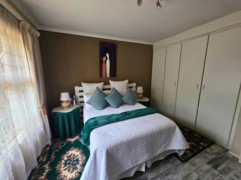 4 Bedroom Property for Sale in Glen Marais Gauteng
