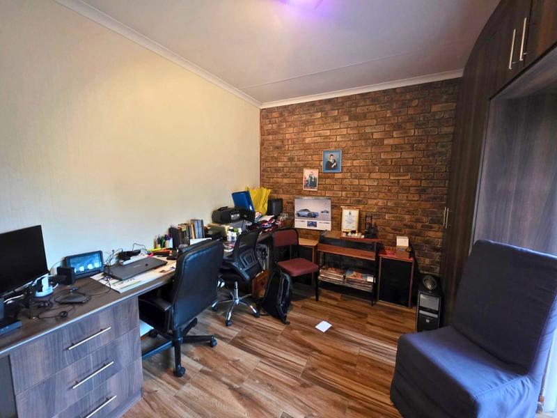 4 Bedroom Property for Sale in Glen Marais Gauteng