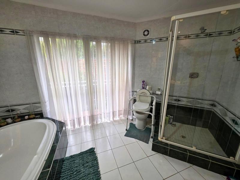 4 Bedroom Property for Sale in Glen Marais Gauteng