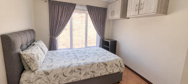 2 Bedroom Property for Sale in Monavoni Gauteng