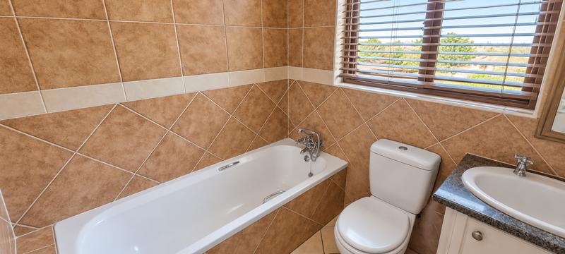 2 Bedroom Property for Sale in Monavoni Gauteng