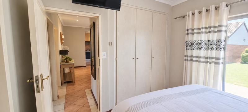 2 Bedroom Property for Sale in Monavoni Gauteng
