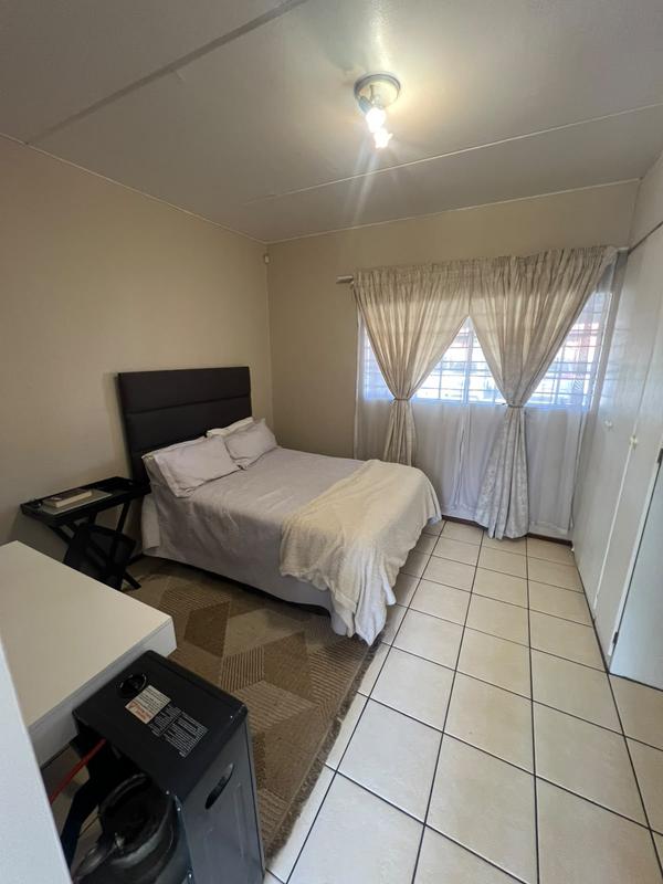 To Let 1 Bedroom Property for Rent in Weltevreden Park Gauteng