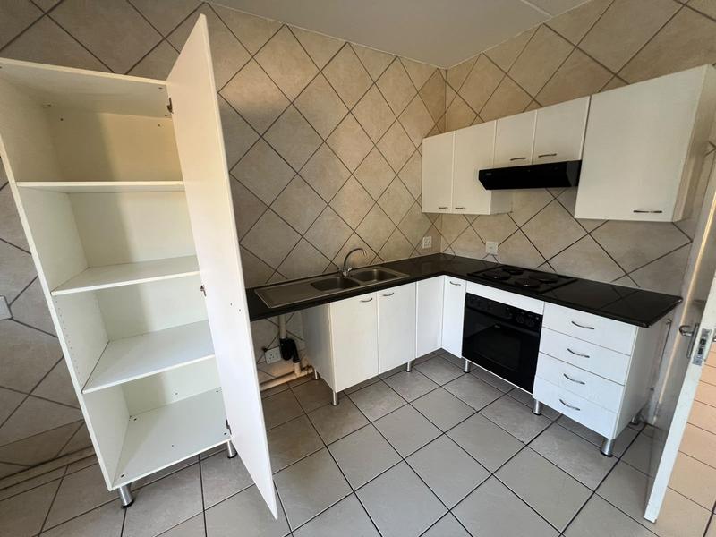 To Let 1 Bedroom Property for Rent in Weltevreden Park Gauteng