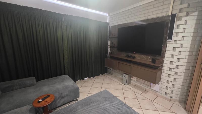 4 Bedroom Property for Sale in Doornpoort Gauteng