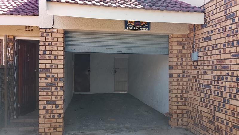 2 Bedroom Property for Sale in Greenhills Gauteng