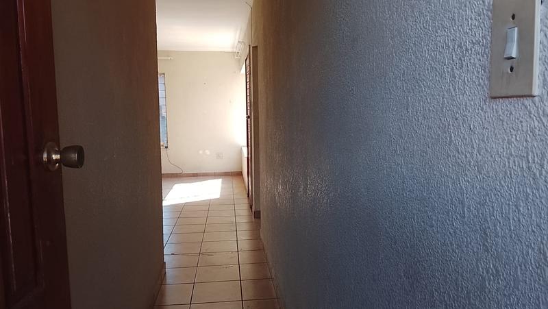 2 Bedroom Property for Sale in Greenhills Gauteng
