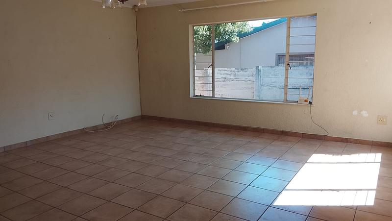 2 Bedroom Property for Sale in Greenhills Gauteng