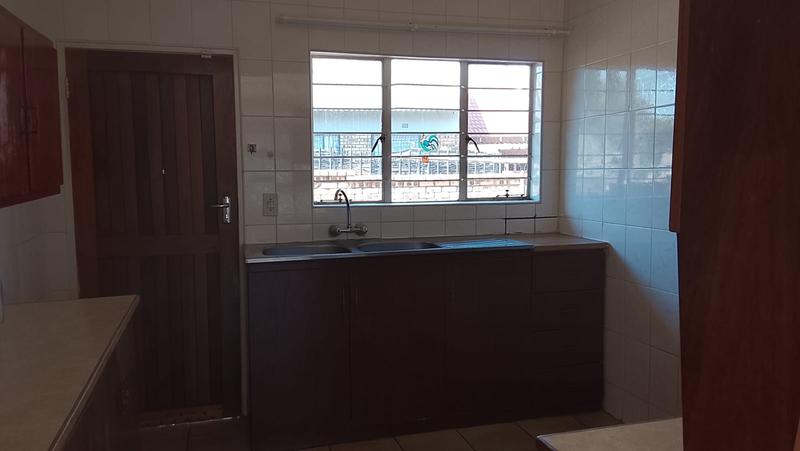 2 Bedroom Property for Sale in Greenhills Gauteng