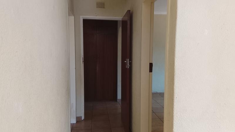 2 Bedroom Property for Sale in Greenhills Gauteng