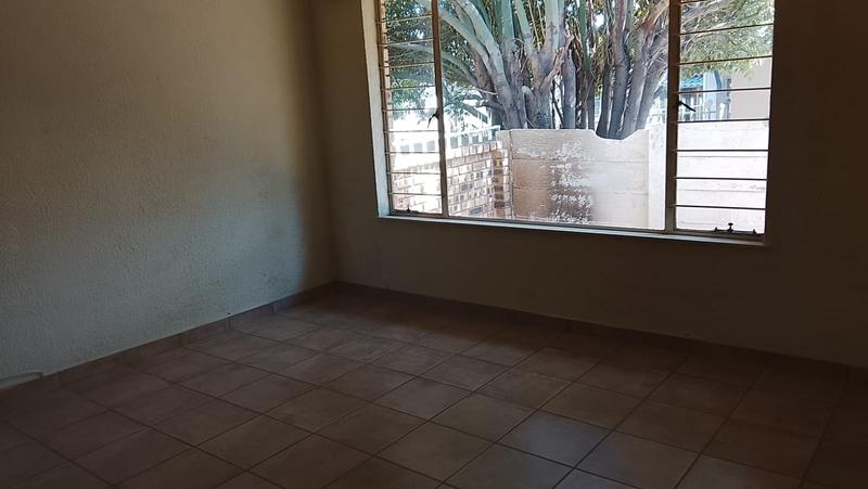 2 Bedroom Property for Sale in Greenhills Gauteng