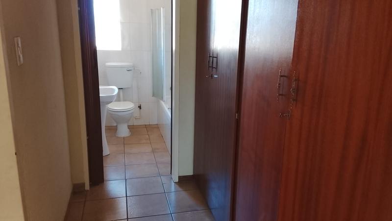 2 Bedroom Property for Sale in Greenhills Gauteng