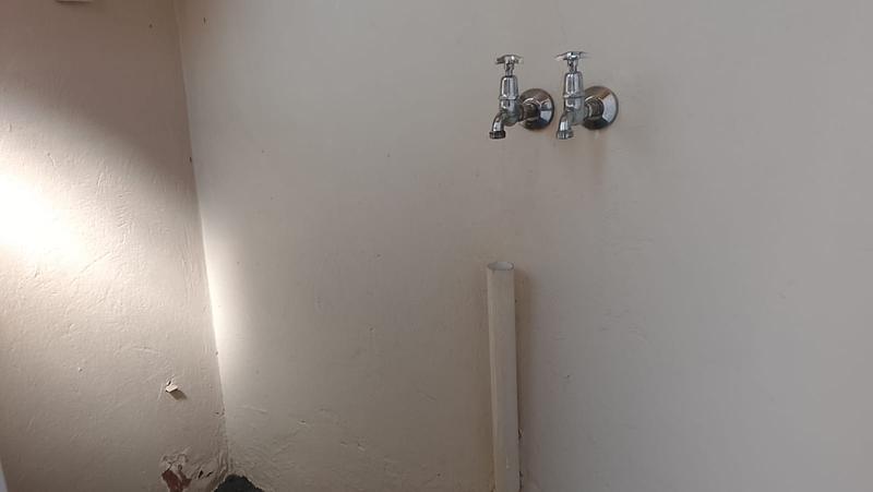 2 Bedroom Property for Sale in Greenhills Gauteng