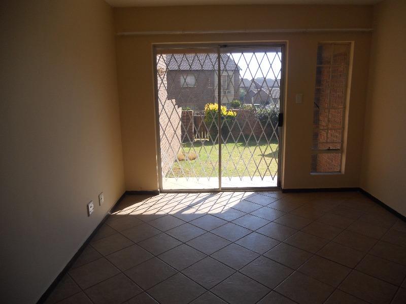 To Let 2 Bedroom Property for Rent in Mooikloof Ridge Gauteng