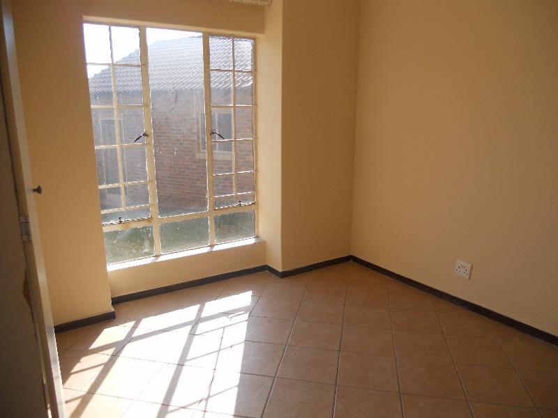 To Let 2 Bedroom Property for Rent in Mooikloof Ridge Gauteng