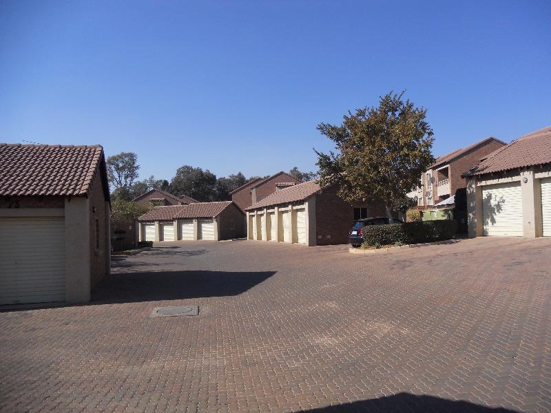 To Let 2 Bedroom Property for Rent in Mooikloof Ridge Gauteng