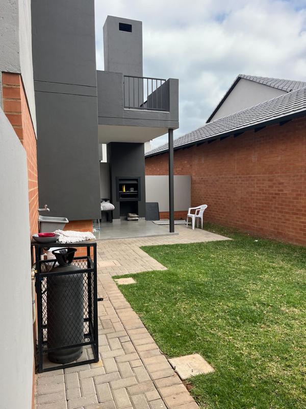 To Let 3 Bedroom Property for Rent in Equestria Gauteng