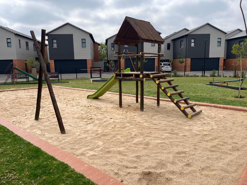 To Let 3 Bedroom Property for Rent in Equestria Gauteng