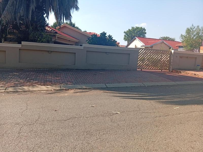 3 Bedroom Property for Sale in Birch Acres Gauteng