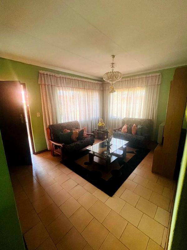 To Let 3 Bedroom Property for Rent in Protea North Gauteng