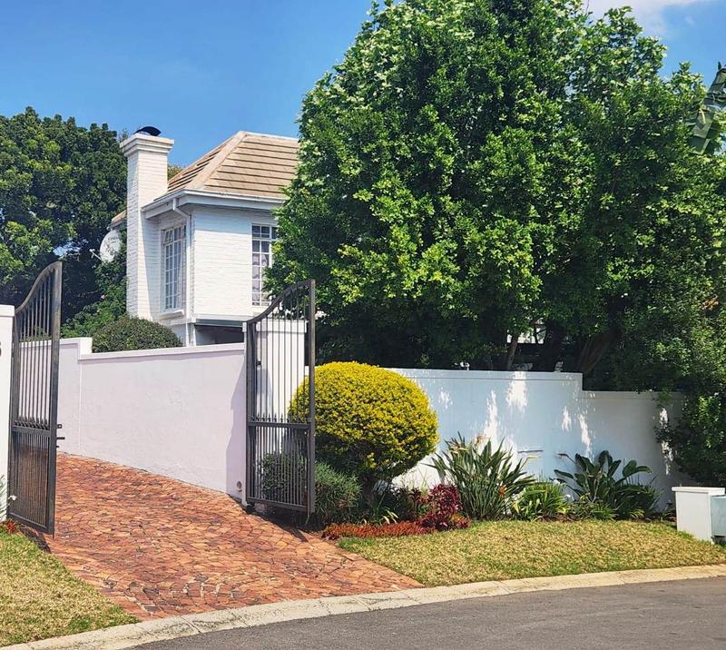 To Let 4 Bedroom Property for Rent in Magaliessig Gauteng