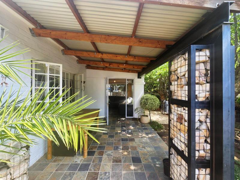 To Let 4 Bedroom Property for Rent in Magaliessig Gauteng