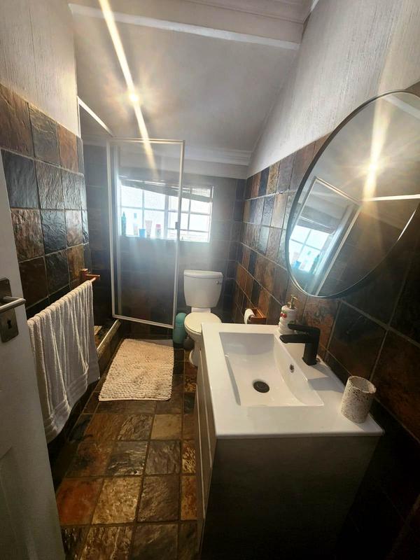 To Let 4 Bedroom Property for Rent in Magaliessig Gauteng