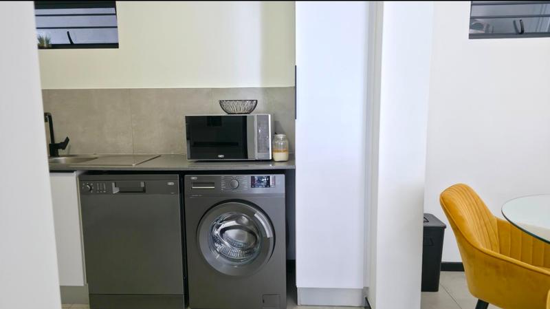 To Let 2 Bedroom Property for Rent in Broadacres Gauteng