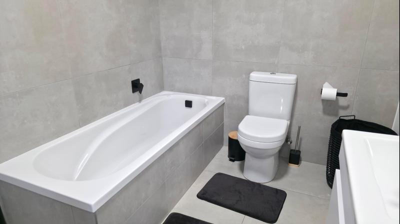 To Let 2 Bedroom Property for Rent in Broadacres Gauteng