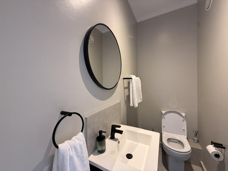 To Let 2 Bedroom Property for Rent in Atholl Gauteng