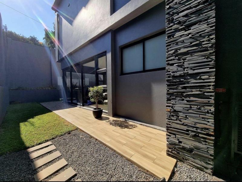 To Let 3 Bedroom Property for Rent in Atholl Gauteng