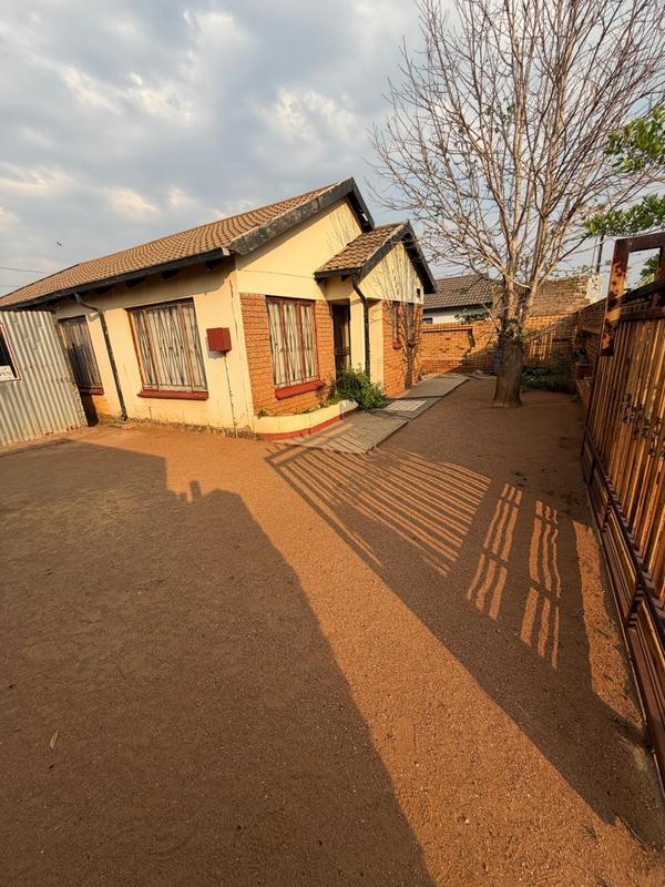 3 Bedroom Property for Sale in Protea Glen Gauteng