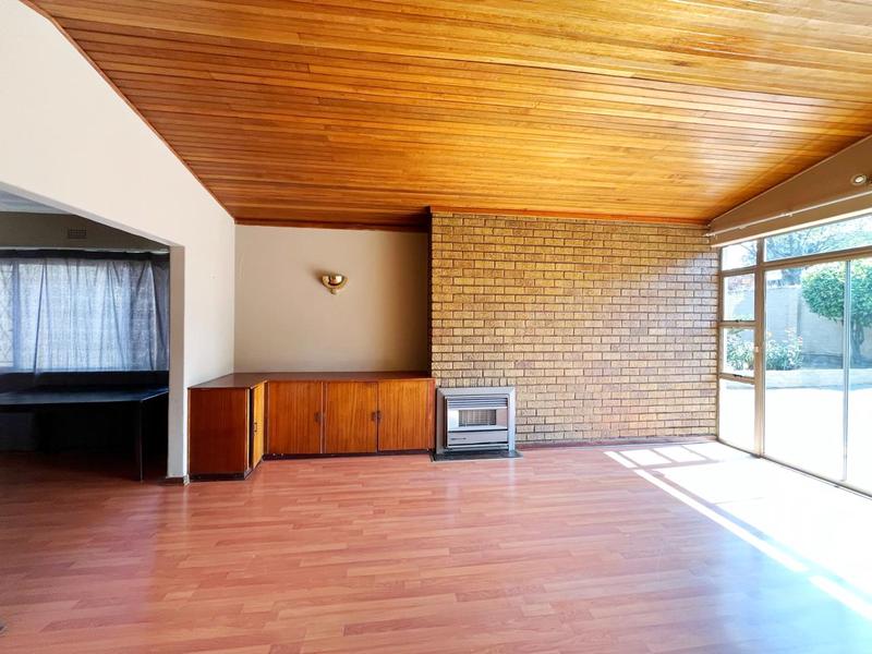 6 Bedroom Property for Sale in Blairgowrie Gauteng