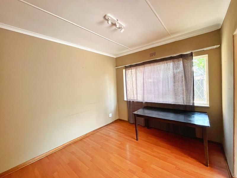 6 Bedroom Property for Sale in Blairgowrie Gauteng
