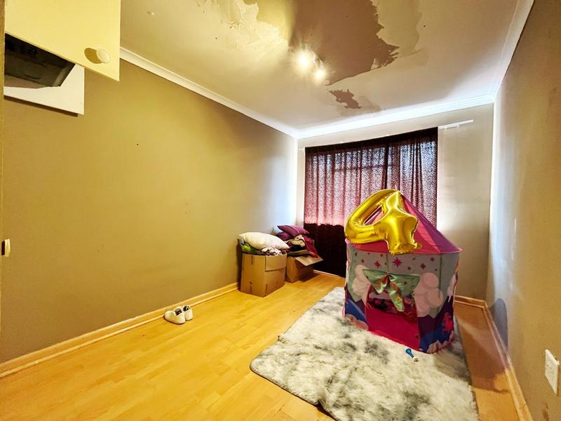 6 Bedroom Property for Sale in Blairgowrie Gauteng