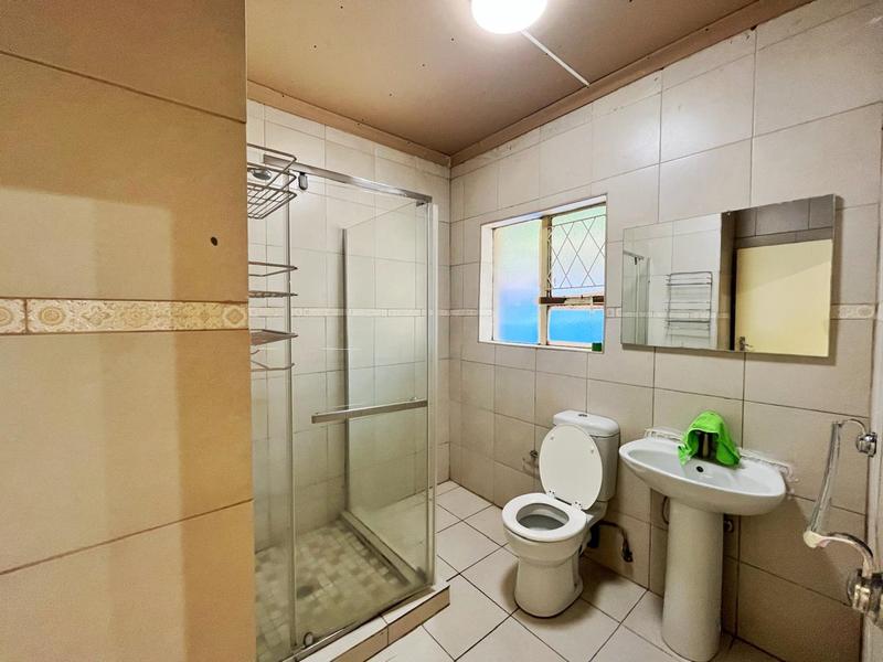 6 Bedroom Property for Sale in Blairgowrie Gauteng