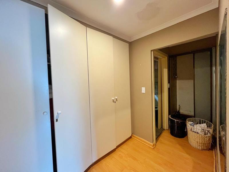 6 Bedroom Property for Sale in Blairgowrie Gauteng