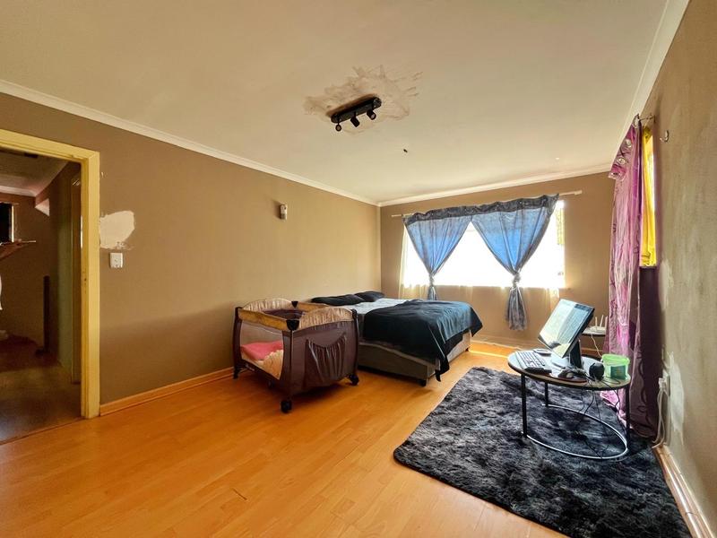 6 Bedroom Property for Sale in Blairgowrie Gauteng
