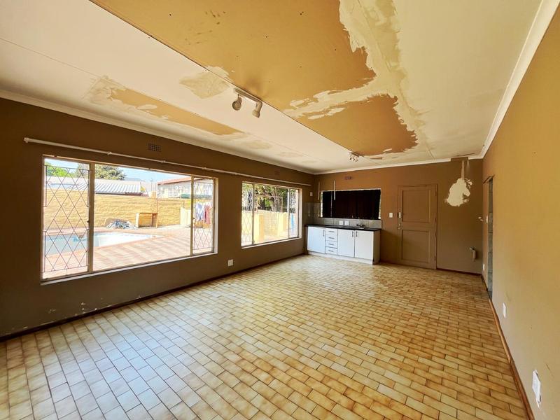 6 Bedroom Property for Sale in Blairgowrie Gauteng