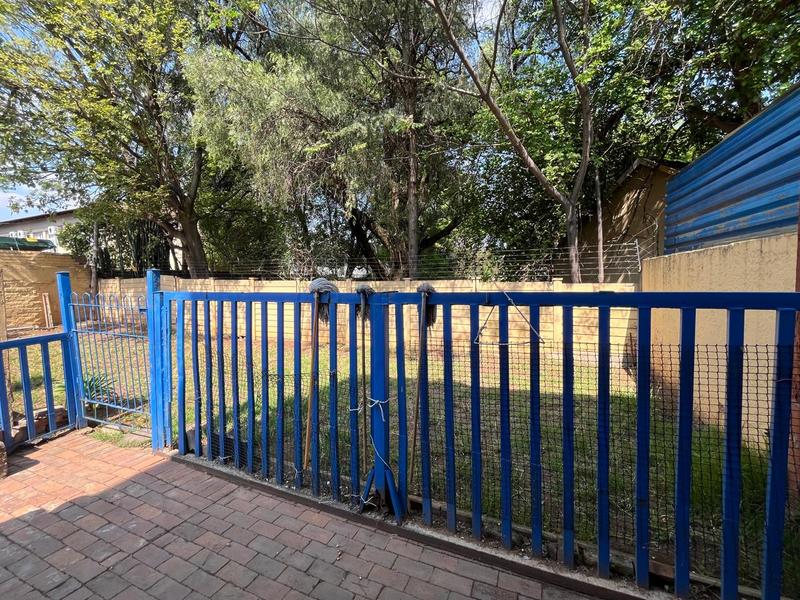 6 Bedroom Property for Sale in Blairgowrie Gauteng