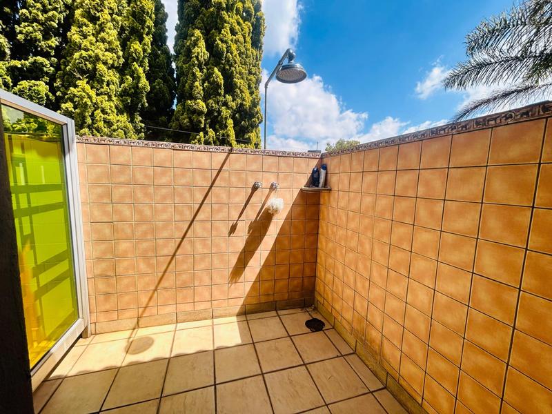 To Let 5 Bedroom Property for Rent in Bedfordview Gauteng