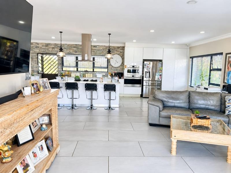 5 Bedroom Property for Sale in Sunnyrock Gauteng