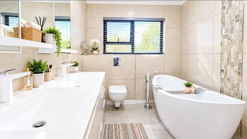 5 Bedroom Property for Sale in Sunnyrock Gauteng